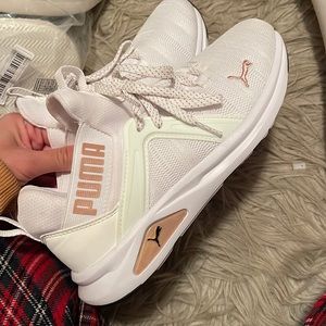 Puma sneakers size 8 women’s